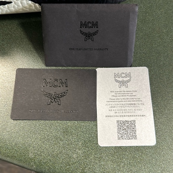 MCM AUTHENTIC 🦓ZEBRA🦓 BUCKET BAG with MATCHING WRISTLET BRAND NEW - Picture 12 of 12